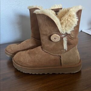 UGG Bailey Button Short Boots with Cream Fur